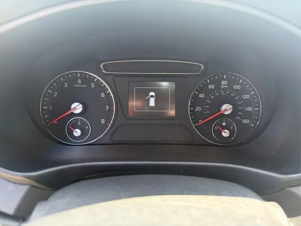 2016 Kia Sorento L / LX (5XYPGDA38GG) with an 2.4L I-4 gasoline direct injection engine, located at 1184 Kauffman Ave, Fairborn, OH, 45324, (937) 908-9800, 39.807072, -84.030914 - Picture your next Ohio weekend: loading up the family for a day at the National Museum of the U.S. Air Force, grabbing snacks near Fairfield Commons, then cruising I675 back home with room for everyone and their gear. This 2016 Kia Sorento L/LX in eye-catching Blaze Blue is built for real life in Fa- Photo#15