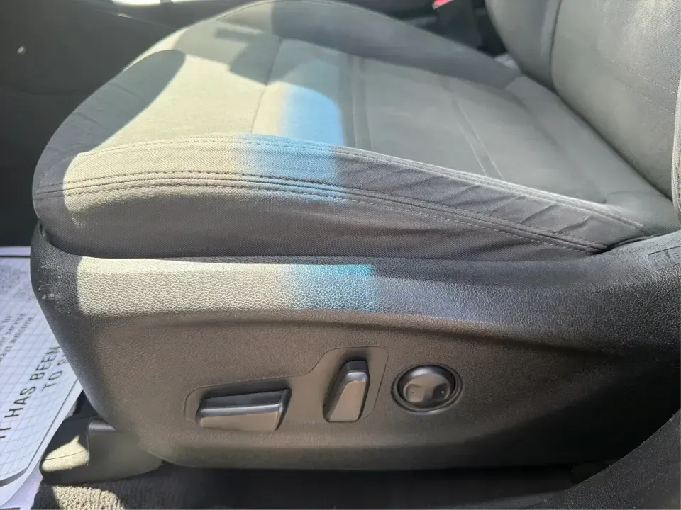 2016 Kia Sorento L / LX (5XYPGDA38GG) with an 2.4L I-4 gasoline direct injection engine, located at 1184 Kauffman Ave, Fairborn, OH, 45324, (937) 908-9800, 39.807072, -84.030914 - Picture your next Ohio weekend: loading up the family for a day at the National Museum of the U.S. Air Force, grabbing snacks near Fairfield Commons, then cruising I675 back home with room for everyone and their gear. This 2016 Kia Sorento L/LX in eye-catching Blaze Blue is built for real life in Fa- Photo#17