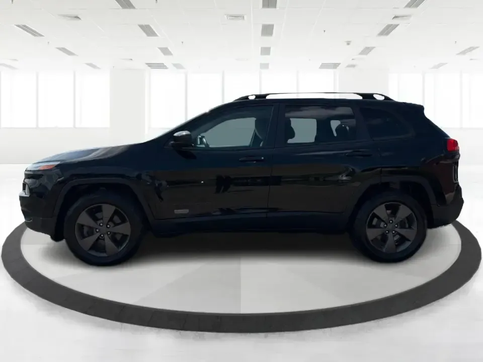 2017 Jeep Cherokee Latitude, Longitude, North (1C4PJMCB9HW) with an Other engine, located at 1184 Kauffman Ave, Fairborn, OH, 45324, (937) 908-9800, 39.807072, -84.030914 - Weekend escapes to John Bryan State Park, snowy commutes to Wright-Patterson AFB, and everyday errands along Dayton Yellow Springs Road all feel more doable in a capable crossover with true Jeep confidence. This 2017 Jeep Cherokee in Diamond Black Crystal Pearlcoat is a smart fit for drivers who wan- Photo#5