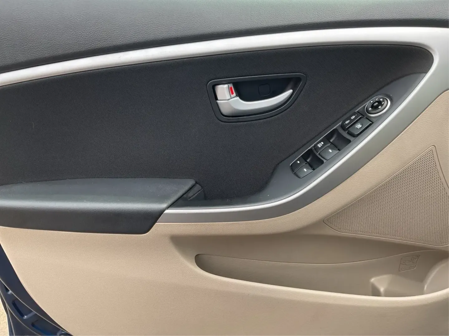 2014 Hyundai Elantra GT GT (KMHD35LH4EU) with an Other engine, located at 1230 East Main St, Xenia, OH, 45385, (937) 908-9800, 39.688026, -83.910172 - **Discover Your Next Adventure with the 2014 Hyundai Elantra GT at Advantage Car and Credit!**<br /> <br /> Are you searching for a reliable vehicle that fits seamlessly into both your daily routine and your weekend getaways? Look no further than the 2014 Hyundai Elantra GT, available at Advantage C - Photo#16