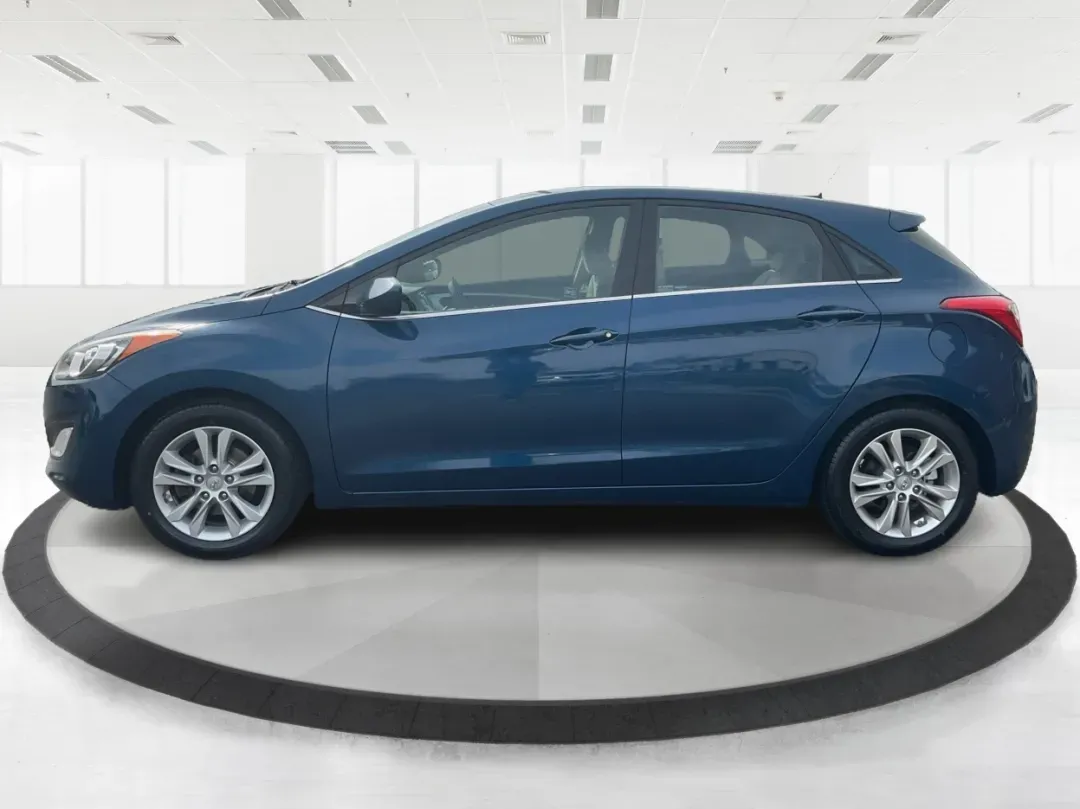 2014 Hyundai Elantra GT GT (KMHD35LH4EU) with an Other engine, located at 4508 South Dixie Dr, Moraine, OH, 45439, (937) 908-9800, 39.689976, -84.218452 - **Discover Your Next Adventure with the 2014 Hyundai Elantra GT at Advantage Car and Credit!**<br /> <br /> Are you searching for a reliable vehicle that fits seamlessly into both your daily routine and your weekend getaways? Look no further than the 2014 Hyundai Elantra GT, available at Advantage C - Photo#5