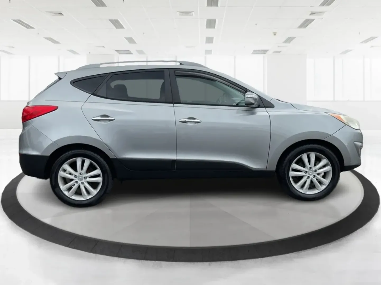 2013 Hyundai Tucson Limited (KM8JUCAC4DU) with an Other engine, located at 1184 Kauffman Ave, Fairborn, OH, 45324, (937) 908-9800, 39.807072, -84.030914 - **Discover Your New Adventure Vehicle: 2013 Hyundai Tucson Limited at Advantage Car and Credit!** <br /> <br /> Are you searching for the perfect SUV that combines style, comfort, and versatility? Look no further than this striking 2013 Hyundai Tucson Limited, located right here at Advantage Car an - Photo#1