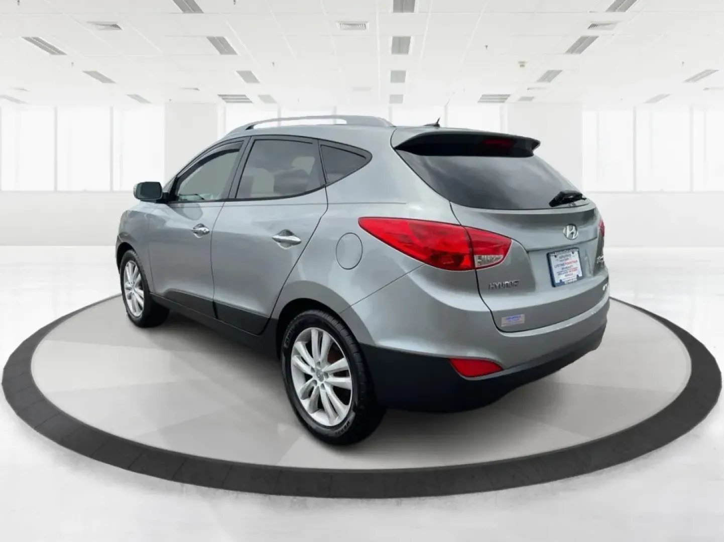 2013 Hyundai Tucson Limited (KM8JUCAC4DU) with an Other engine, located at 1184 Kauffman Ave, Fairborn, OH, 45324, (937) 908-9800, 39.807072, -84.030914 - **Discover Your New Adventure Vehicle: 2013 Hyundai Tucson Limited at Advantage Car and Credit!** <br /> <br /> Are you searching for the perfect SUV that combines style, comfort, and versatility? Look no further than this striking 2013 Hyundai Tucson Limited, located right here at Advantage Car an - Photo#3