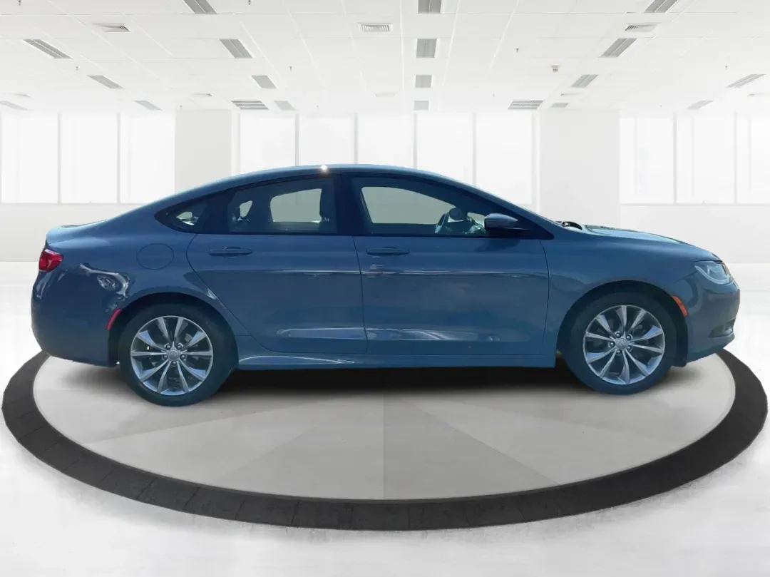 2015 Chrysler 200 S (1C3CCCBB8FN) with an Other engine, located at 401 Woodman Dr, Riverside, OH, 45431, (937) 908-9800, 39.760899, -84.123421 - **Experience Luxury on a Budget with the 2015 Chrysler 200 S at Advantage Car and Credit**<br /> <br /> Looking for a stylish sedan that can handle your daily commute as effortlessly as your weekend adventures? The 2015 Chrysler 200 S is the perfect blend of comfort, technology, and modern aesthetic - Photo#1