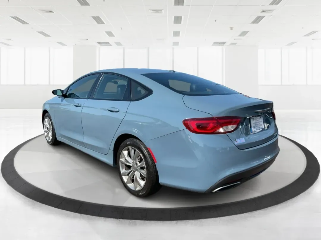 2015 Chrysler 200 S (1C3CCCBB8FN) with an Other engine, located at 401 Woodman Dr, Riverside, OH, 45431, (937) 908-9800, 39.760899, -84.123421 - **Experience Luxury on a Budget with the 2015 Chrysler 200 S at Advantage Car and Credit**<br /> <br /> Looking for a stylish sedan that can handle your daily commute as effortlessly as your weekend adventures? The 2015 Chrysler 200 S is the perfect blend of comfort, technology, and modern aesthetic - Photo#4