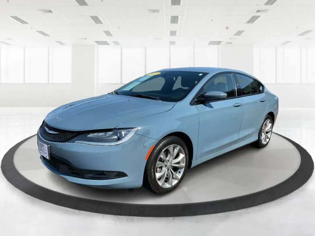 2015 Chrysler 200 S (1C3CCCBB8FN) with an Other engine, located at 880 E. National Road, Vandalia, OH, 45377, (937) 908-9800, 39.891918, -84.183594 - **Experience Luxury on a Budget with the 2015 Chrysler 200 S at Advantage Car and Credit**<br /> <br /> Looking for a stylish sedan that can handle your daily commute as effortlessly as your weekend adventures? The 2015 Chrysler 200 S is the perfect blend of comfort, technology, and modern aesthetic - Photo#8