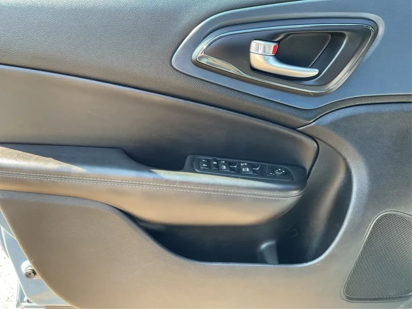 2015 Chrysler 200 S (1C3CCCBB8FN) with an Other engine, located at 880 E. National Road, Vandalia, OH, 45377, (937) 908-9800, 39.891918, -84.183594 - **Experience Luxury on a Budget with the 2015 Chrysler 200 S at Advantage Car and Credit**<br /> <br /> Looking for a stylish sedan that can handle your daily commute as effortlessly as your weekend adventures? The 2015 Chrysler 200 S is the perfect blend of comfort, technology, and modern aesthetic - Photo#19