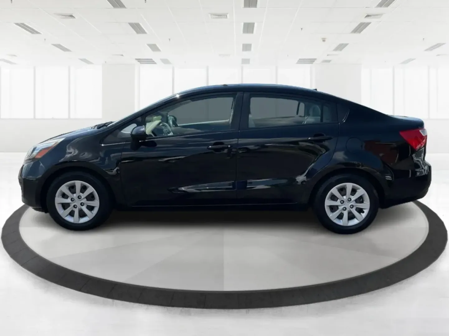 2013 Kia Rio LX (KNADM4A35D6) with an 1.6L I-4 gasoline direct injection engine, located at 1230 East Main St, Xenia, OH, 45385, (937) 908-9800, 39.688026, -83.910172 - Looking for a compact car that perfectly balances style, efficiency, and comfort? The 2013 Kia Rio LX is just what you need! Ideal for daily commutes, weekend getaways, or even as a reliable first car for young drivers, this sedan delivers a fantastic driving experience without breaking the bank. At - Photo#5