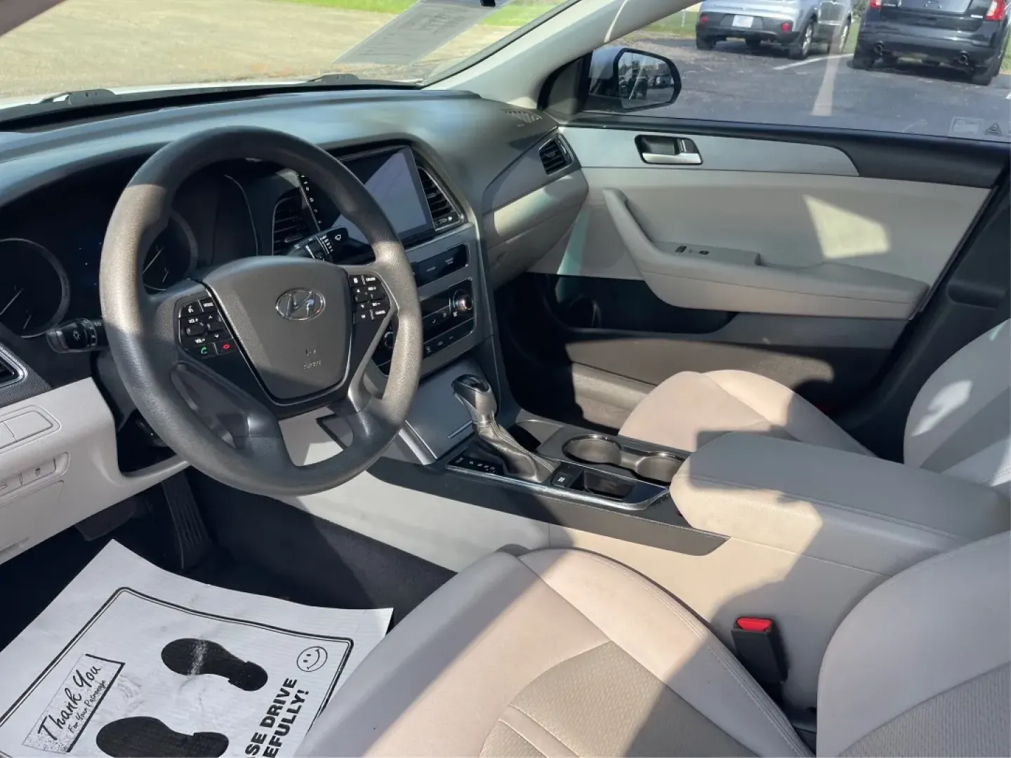 2017 Hyundai Sonata Base (5NPE24AF6HH) with an Other engine, located at 1230 East Main St, Xenia, OH, 45385, (937) 908-9800, 39.688026, -83.910172 - **Experience Comfort and Reliability with the 2017 Hyundai Sonata at Advantage Car and Credit!**<br /> <br /> Are you looking for a dependable sedan that seamlessly fits into your active lifestyle? Whether you're commuting to work, running errands around Fairborn, or making weekend getaways with fri - Photo#9