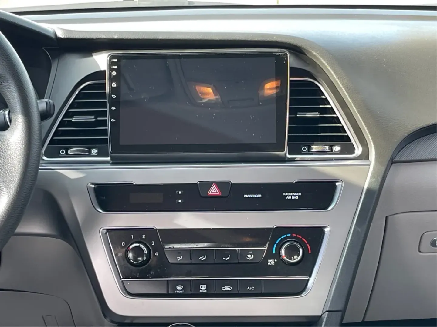 2017 Hyundai Sonata Base (5NPE24AF6HH) with an Other engine, located at 1230 East Main St, Xenia, OH, 45385, (937) 908-9800, 39.688026, -83.910172 - **Experience Comfort and Reliability with the 2017 Hyundai Sonata at Advantage Car and Credit!**<br /> <br /> Are you looking for a dependable sedan that seamlessly fits into your active lifestyle? Whether you're commuting to work, running errands around Fairborn, or making weekend getaways with fri - Photo#13