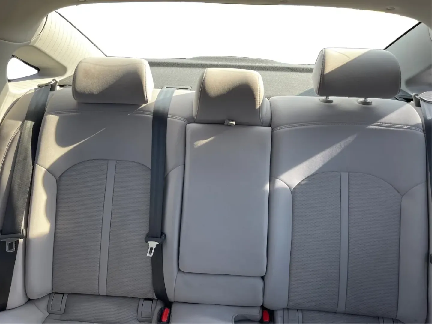2017 Hyundai Sonata Base (5NPE24AF6HH) with an Other engine, located at 1230 East Main St, Xenia, OH, 45385, (937) 908-9800, 39.688026, -83.910172 - **Experience Comfort and Reliability with the 2017 Hyundai Sonata at Advantage Car and Credit!**<br /> <br /> Are you looking for a dependable sedan that seamlessly fits into your active lifestyle? Whether you're commuting to work, running errands around Fairborn, or making weekend getaways with fri - Photo#14