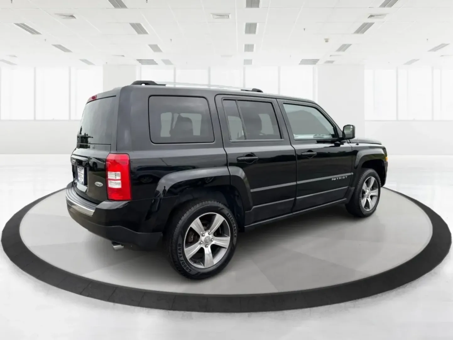 2016 Jeep Patriot High Altitude Edition (1C4NJRFB0GD) with an 2.4L I-4 DOHC engine, located at 401 Woodman Dr, Riverside, OH, 45431, (937) 908-9800, 39.760899, -84.123421 - **Explore Your Next Adventure in the 2016 Jeep Patriot High Altitude Edition!**<br /> <br /> Are you ready to elevate your lifestyle and embark on thrilling weekend adventures or effortlessly tackle your daily commute? The 2016 Jeep Patriot High Altitude Edition is the perfect SUV for those who crav - Photo#2