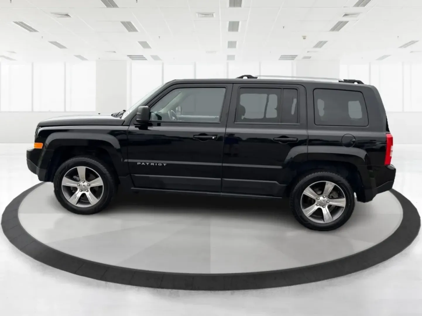 2016 Jeep Patriot High Altitude Edition (1C4NJRFB0GD) with an 2.4L I-4 DOHC engine, located at 1230 East Main St, Xenia, OH, 45385, (937) 908-9800, 39.688026, -83.910172 - **Explore Your Next Adventure in the 2016 Jeep Patriot High Altitude Edition!**<br /> <br /> Are you ready to elevate your lifestyle and embark on thrilling weekend adventures or effortlessly tackle your daily commute? The 2016 Jeep Patriot High Altitude Edition is the perfect SUV for those who crav - Photo#5