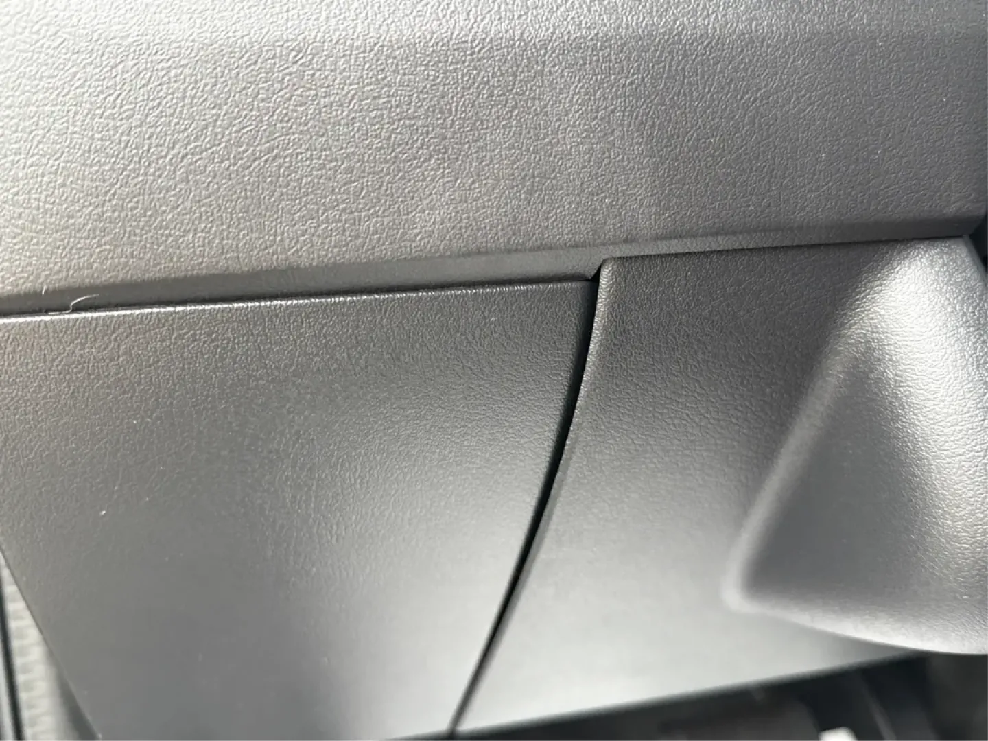 2016 Jeep Patriot High Altitude Edition (1C4NJRFB0GD) with an 2.4L I-4 DOHC engine, located at 1230 East Main St, Xenia, OH, 45385, (937) 908-9800, 39.688026, -83.910172 - **Explore Your Next Adventure in the 2016 Jeep Patriot High Altitude Edition!**<br /> <br /> Are you ready to elevate your lifestyle and embark on thrilling weekend adventures or effortlessly tackle your daily commute? The 2016 Jeep Patriot High Altitude Edition is the perfect SUV for those who crav - Photo#17