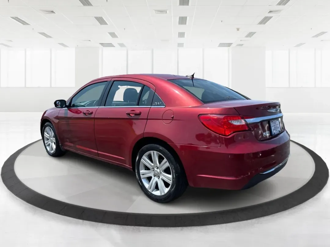 2014 Chrysler 200 Touring (1C3CCBBB6EN) with an Other engine, located at 8750 N County Rd 25A, Piqua, OH, 45356, (937) 908-9800, 40.164391, -84.232513 - **Discover Freedom and Comfort with this 2014 Chrysler 200 Touring at Advantage Car and Credit!**<br /> <br /> Are you ready to elevate your driving experience? Whether you're a busy professional looking for a reliable daily commuter or a growing family in need of a safe and stylish sedan, the 2014 - Photo#4