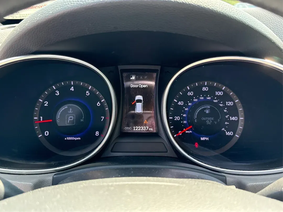 2013 Hyundai Santa Fe Sport 2.0T (5XYZU3LA1DG) with an Theta II 2L I-4 gasoline direct injection engine, located at 1230 East Main St, Xenia, OH, 45385, (937) 908-9800, 39.688026, -83.910172 - **Discover Adventure with the 2013 Hyundai Santa Fe at Advantage Car and Credit!**<br /> <br /> Are you ready to embrace the open road? Whether you're planning a weekend getaway or commuting to work, the 2013 Hyundai Santa Fe Sport 2.0T is the perfect vehicle to elevate your lifestyle. Designed for - Photo#15