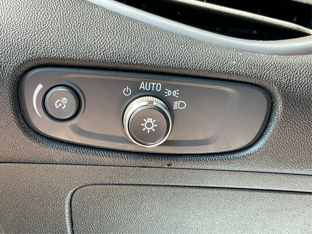 2018 Chevrolet Malibu 1LS (1G1ZB5ST0JF) with an ECOTEC 1.5L I-4 gasoline direct injection engine, located at 8750 N County Rd 25A, Piqua, OH, 45356, (937) 908-9800, 40.164391, -84.232513 - **Experience Unmatched Comfort and Style with the 2018 Chevrolet Malibu at Advantage Car and Credit in Fairborn, OH!**<br /> <br /> Are you in the market for a dependable sedan that effortlessly balances style, comfort, and cutting-edge technology? Look no further than the stunning 2018 Chevrolet Ma - Photo#17