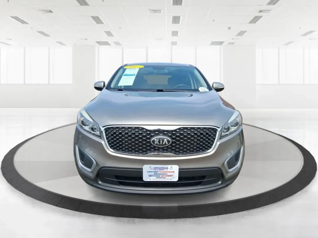 2017 Kia Sorento 2.4L L (5XYPG4A32HG) with an 2.4L I-4 gasoline direct injection engine, located at 8750 N County Rd 25A, Piqua, OH, 45356, (937) 908-9800, 40.164391, -84.232513 - **Unleash Your Adventurous Spirit with this 2017 Kia Sorento at Advantage Car and Credit in Xenia, OH!**<br /> <br /> Are you ready to elevate your family adventures or conquer your daily commute? Look no further than the 2017 Kia Sorento, a versatile SUV that perfectly aligns with your lifestyle ne - Photo#7