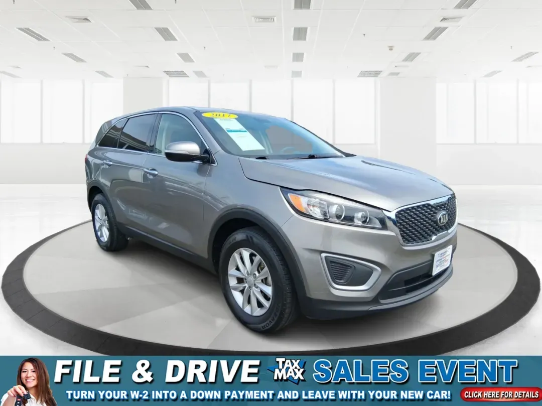 2017 Kia Sorento 2.4L L (5XYPG4A32HG) with an 2.4L I-4 gasoline direct injection engine, located at 8750 N County Rd 25A, Piqua, OH, 45356, (937) 908-9800, 40.164391, -84.232513 - 2017 Kia Sorento 2.4L L - Photo#0