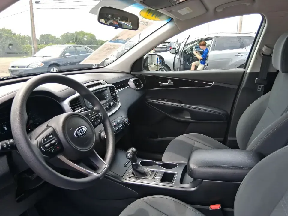 2017 Kia Sorento 2.4L L (5XYPG4A32HG) with an 2.4L I-4 gasoline direct injection engine, 6A transmission, located at 1099 N County Rd 25A, Troy, OH, 45373, (937) 908-9800, 40.057079, -84.212883 - **Unleash Your Adventurous Spirit with this 2017 Kia Sorento at Advantage Car and Credit in Xenia, OH!**<br /> <br /> Are you ready to elevate your family adventures or conquer your daily commute? Look no further than the 2017 Kia Sorento, a versatile SUV that perfectly aligns with your lifestyle ne - Photo#9