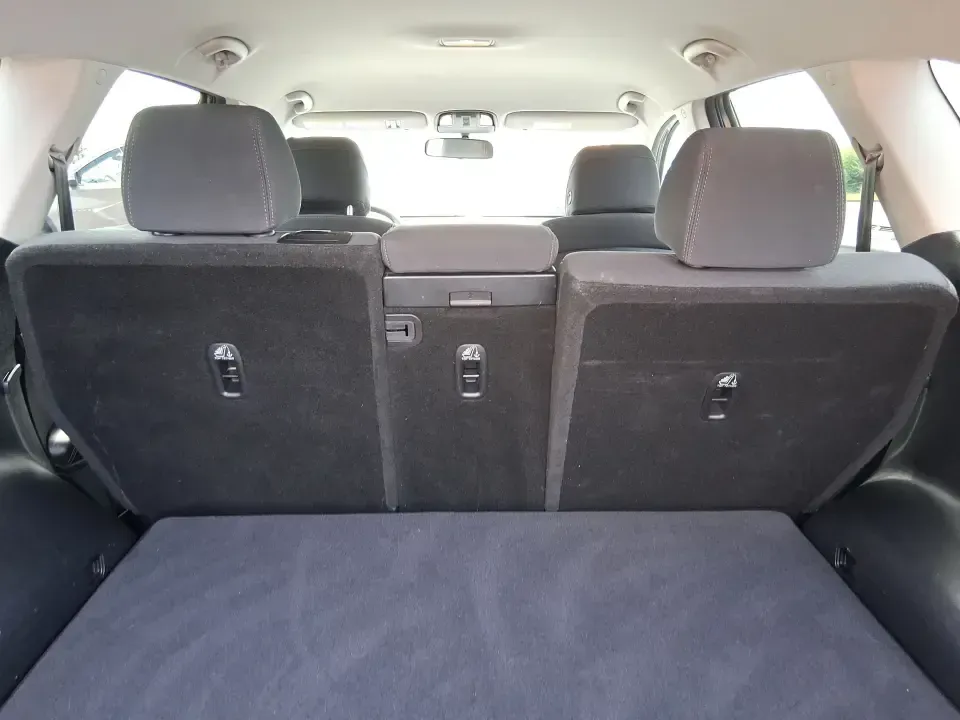 2017 Kia Sorento 2.4L L (5XYPG4A32HG) with an 2.4L I-4 gasoline direct injection engine, 6A transmission, located at 1099 N County Rd 25A, Troy, OH, 45373, (937) 908-9800, 40.057079, -84.212883 - **Unleash Your Adventurous Spirit with this 2017 Kia Sorento at Advantage Car and Credit in Xenia, OH!**<br /> <br /> Are you ready to elevate your family adventures or conquer your daily commute? Look no further than the 2017 Kia Sorento, a versatile SUV that perfectly aligns with your lifestyle ne - Photo#12