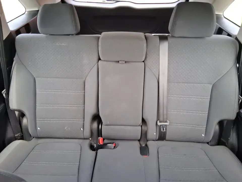 2017 Kia Sorento 2.4L L (5XYPG4A32HG) with an 2.4L I-4 gasoline direct injection engine, 6A transmission, located at 1099 N County Rd 25A, Troy, OH, 45373, (937) 908-9800, 40.057079, -84.212883 - **Unleash Your Adventurous Spirit with this 2017 Kia Sorento at Advantage Car and Credit in Xenia, OH!**<br /> <br /> Are you ready to elevate your family adventures or conquer your daily commute? Look no further than the 2017 Kia Sorento, a versatile SUV that perfectly aligns with your lifestyle ne - Photo#14