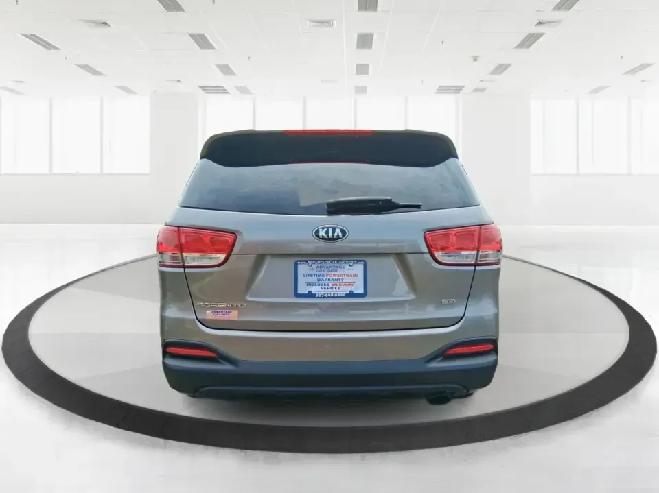 2017 Kia Sorento 2.4L L (5XYPG4A32HG) with an 2.4L I-4 gasoline direct injection engine, 6A transmission, located at 880 E. National Road, Vandalia, OH, 45377, (937) 908-9800, 39.891918, -84.183594 - **Unleash Your Adventurous Spirit with this 2017 Kia Sorento at Advantage Car and Credit in Xenia, OH!**<br /> <br /> Are you ready to elevate your family adventures or conquer your daily commute? Look no further than the 2017 Kia Sorento, a versatile SUV that perfectly aligns with your lifestyle ne - Photo#3