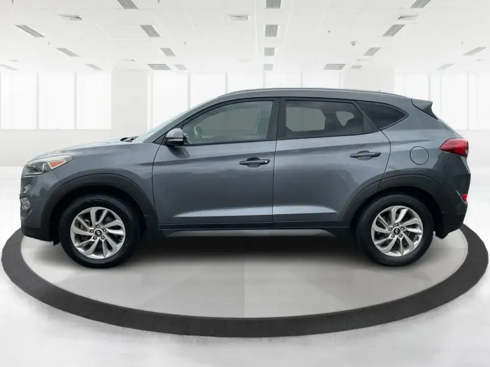 2016 Hyundai Tucson Eco (KM8J3CA24GU) with an 1.6L I-4 gasoline direct injection engine, 7A transmission, located at 880 E. National Road, Vandalia, OH, 45377, (937) 908-9800, 39.891918, -84.183594 - **Adventure Awaits: 2016 Hyundai Tucson Eco Your Perfect Companion for Daily Drives and Weekend Getaways!**<br /> <br /> At Advantage Car and Credit, located at 1184 Kauffman Ave, Fairborn, OH 45324, we understand that life is an adventure, and having the right vehicle can make all the difference. - Photo#5