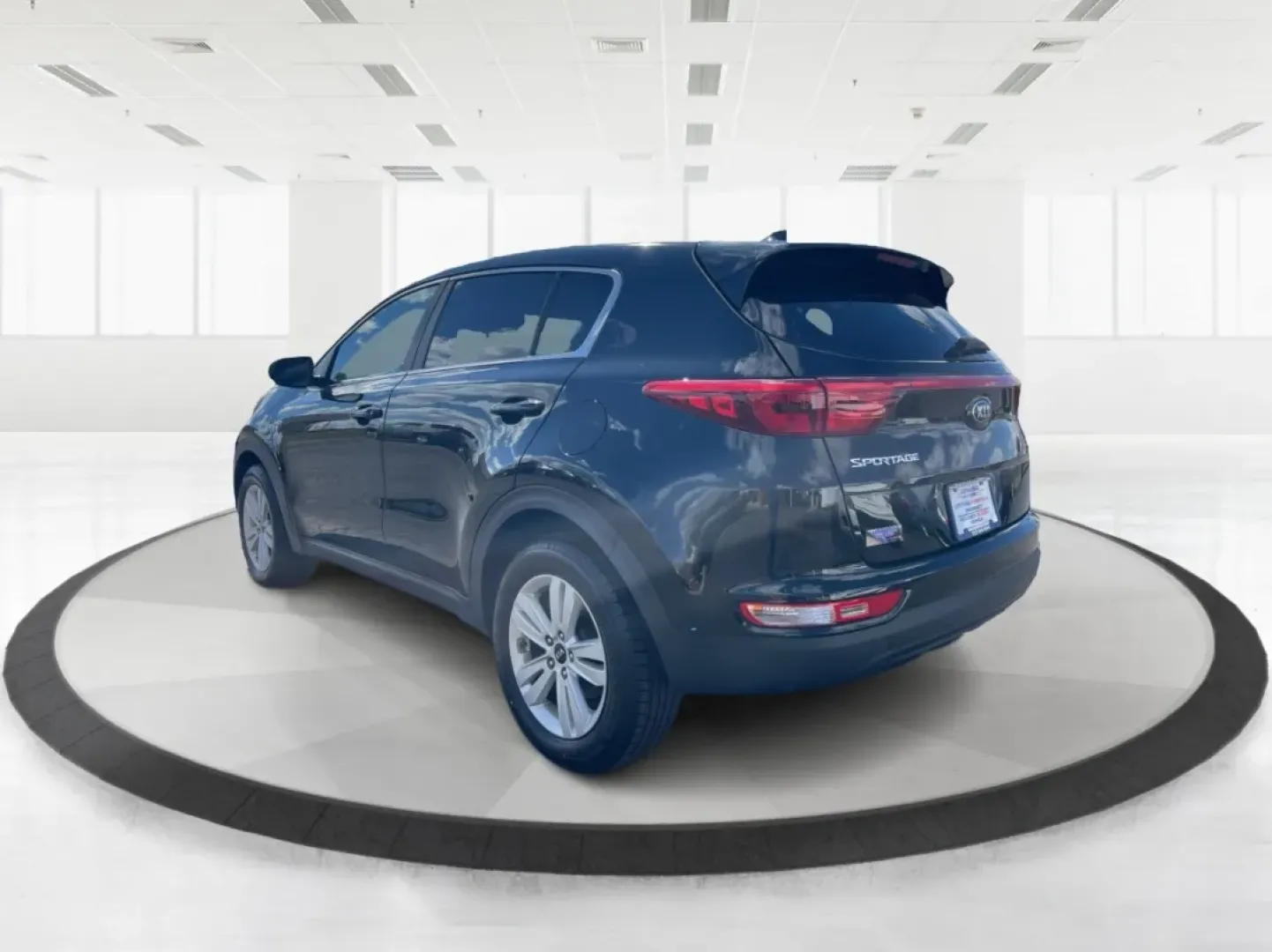 2019 Kia Sportage LX (KNDPMCACXK7) with an Theta II 2.4L I-4 gasoline direct injection engine, located at 1184 Kauffman Ave, Fairborn, OH, 45324, (937) 908-9800, 39.807072, -84.030914 - **Adventure Awaits with the 2019 Kia Sportage at Advantage Car and Credit!**<br /> <br /> Are you ready to elevate your driving experience? Whether you're navigating the hustle and bustle of city life or embarking on a weekend getaway, the 2019 Kia Sportage is your perfect companion. This stylish cr - Photo#4