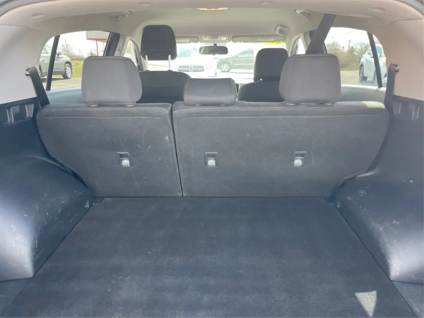 2019 Kia Sportage LX (KNDPMCACXK7) with an Theta II 2.4L I-4 gasoline direct injection engine, located at 1184 Kauffman Ave, Fairborn, OH, 45324, (937) 908-9800, 39.807072, -84.030914 - **Adventure Awaits with the 2019 Kia Sportage at Advantage Car and Credit!**<br /> <br /> Are you ready to elevate your driving experience? Whether you're navigating the hustle and bustle of city life or embarking on a weekend getaway, the 2019 Kia Sportage is your perfect companion. This stylish cr - Photo#12