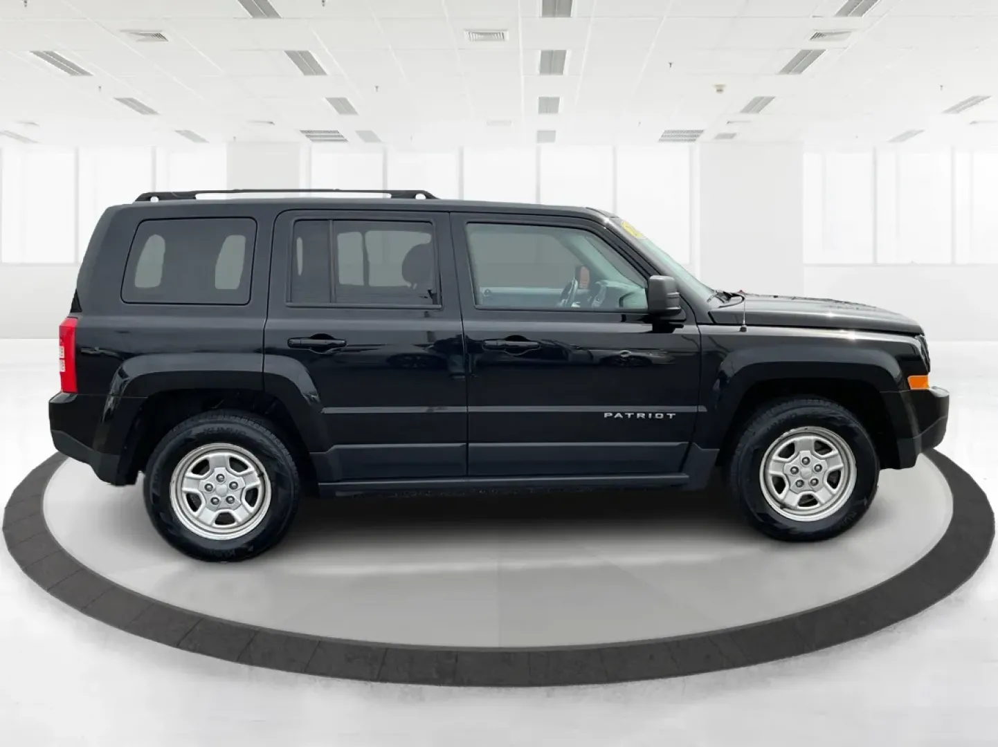 2017 Jeep Patriot Sport FWD (1C4NJPBAXHD) with an 2.4L I-4 DOHC engine, located at 1184 Kauffman Ave, Fairborn, OH, 45324, (937) 908-9800, 39.807072, -84.030914 - **Unlock Adventure with the 2017 Jeep Patriot Sport FWD at Advantage Car and Credit!**<br /> <br /> Are you ready to elevate your outdoor adventures or simply need a reliable vehicle for your daily commute? Look no further than the incredible 2017 Jeep Patriot Sport FWD, available now at Advantage C - Photo#1