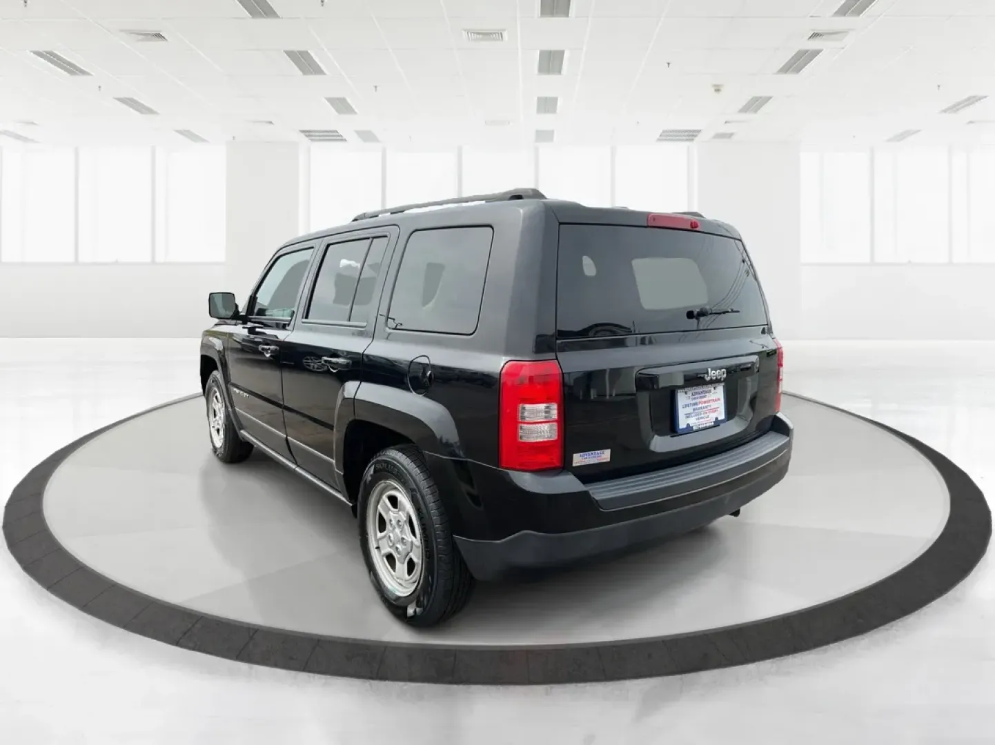 2017 Jeep Patriot Sport FWD (1C4NJPBAXHD) with an 2.4L I-4 DOHC engine, located at 1184 Kauffman Ave, Fairborn, OH, 45324, (937) 908-9800, 39.807072, -84.030914 - **Unlock Adventure with the 2017 Jeep Patriot Sport FWD at Advantage Car and Credit!**<br /> <br /> Are you ready to elevate your outdoor adventures or simply need a reliable vehicle for your daily commute? Look no further than the incredible 2017 Jeep Patriot Sport FWD, available now at Advantage C - Photo#4