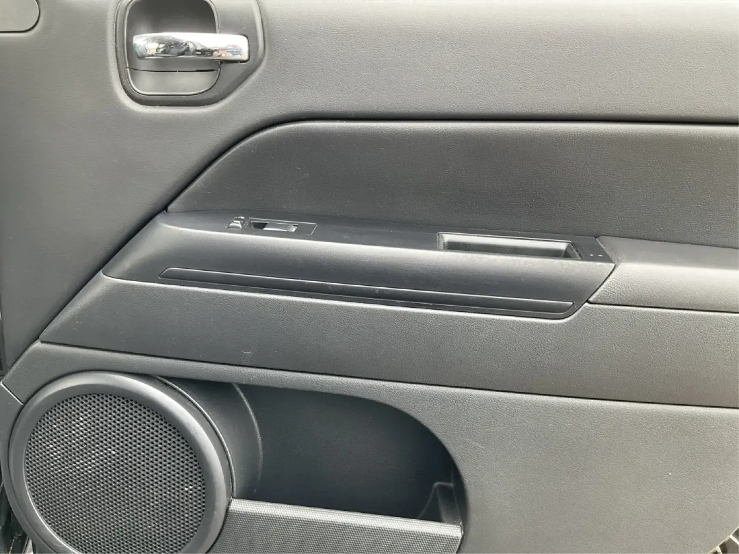 2017 Jeep Patriot Sport FWD (1C4NJPBAXHD) with an 2.4L I-4 DOHC engine, located at 1184 Kauffman Ave, Fairborn, OH, 45324, (937) 908-9800, 39.807072, -84.030914 - **Unlock Adventure with the 2017 Jeep Patriot Sport FWD at Advantage Car and Credit!**<br /> <br /> Are you ready to elevate your outdoor adventures or simply need a reliable vehicle for your daily commute? Look no further than the incredible 2017 Jeep Patriot Sport FWD, available now at Advantage C - Photo#18