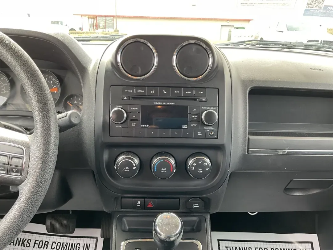 2017 Jeep Patriot Sport FWD (1C4NJPBAXHD) with an 2.4L I-4 DOHC engine, located at 8750 N County Rd 25A, Piqua, OH, 45356, (937) 908-9800, 40.164391, -84.232513 - 2017 Jeep Patriot Sport FWD - Photo#13