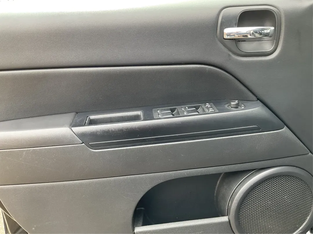 2017 Jeep Patriot Sport FWD (1C4NJPBAXHD) with an 2.4L I-4 DOHC engine, located at 8750 N County Rd 25A, Piqua, OH, 45356, (937) 908-9800, 40.164391, -84.232513 - 2017 Jeep Patriot Sport FWD - Photo#17