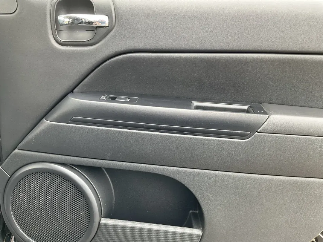 2017 Jeep Patriot Sport FWD (1C4NJPBAXHD) with an 2.4L I-4 DOHC engine, located at 8750 N County Rd 25A, Piqua, OH, 45356, (937) 908-9800, 40.164391, -84.232513 - 2017 Jeep Patriot Sport FWD - Photo#18