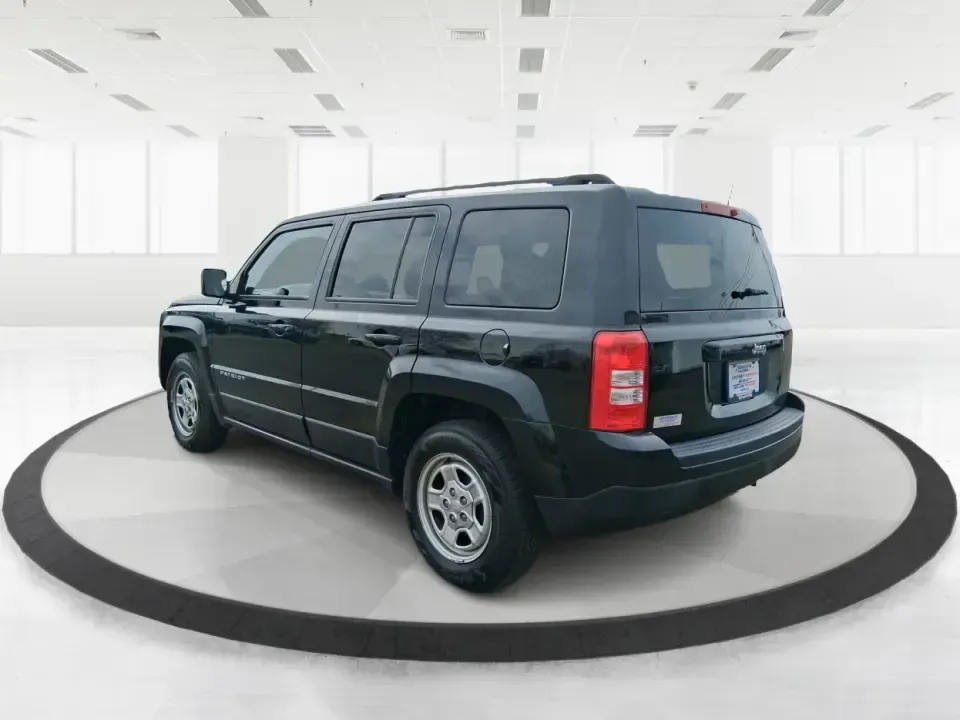 2017 Jeep Patriot Sport FWD (1C4NJPBAXHD) with an 2.4L I-4 DOHC engine, Automatic transmission, located at 401 Woodman Dr, Riverside, OH, 45431, (937) 908-9800, 39.760899, -84.123421 - **Unlock Adventure with the 2017 Jeep Patriot Sport FWD at Advantage Car and Credit!**<br /> <br /> Are you ready to elevate your outdoor adventures or simply need a reliable vehicle for your daily commute? Look no further than the incredible 2017 Jeep Patriot Sport FWD, available now at Advantage C - Photo#4