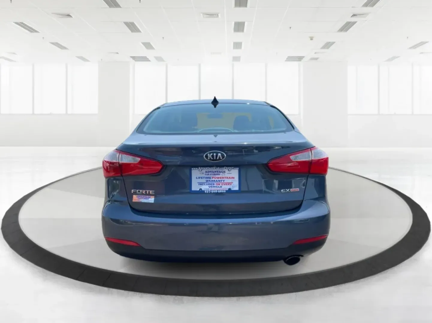 2014 Kia Forte EX (KNAFX4A88E5) with an 2L I-4 gasoline direct injection engine, located at 1951 S Dayton Lakeview Rd., New Carlisle, OH, 45344, (937) 908-9800, 39.890999, -84.050255 - **Elevate Your Everyday Commute with the 2014 Kia Forte EX Perfect for the Modern Lifestyle**<br /> <br /> Looking for a reliable vehicle that effortlessly combines style, comfort, and affordability? The 2014 Kia Forte EX is the perfect choice for budget-conscious buyers and growing families alike. - Photo#3