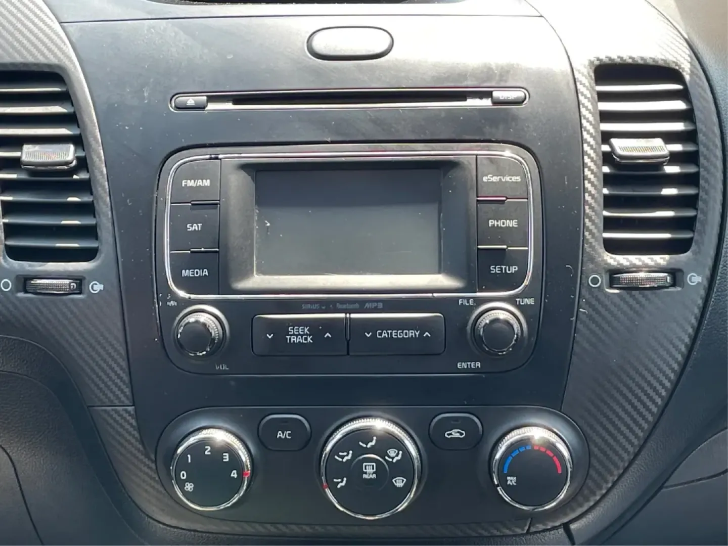 2014 Kia Forte EX (KNAFX4A88E5) with an 2L I-4 gasoline direct injection engine, located at 1951 S Dayton Lakeview Rd., New Carlisle, OH, 45344, (937) 908-9800, 39.890999, -84.050255 - **Elevate Your Everyday Commute with the 2014 Kia Forte EX Perfect for the Modern Lifestyle**<br /> <br /> Looking for a reliable vehicle that effortlessly combines style, comfort, and affordability? The 2014 Kia Forte EX is the perfect choice for budget-conscious buyers and growing families alike. - Photo#13