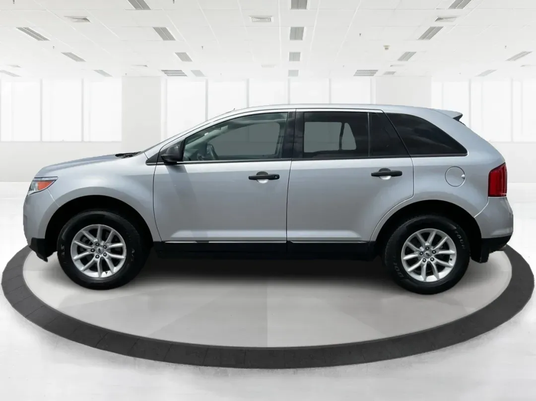 2013 Ford Edge SE (2FMDK3GC3DB) with an Other engine, located at 880 E. National Road, Vandalia, OH, 45377, (937) 908-9800, 39.891918, -84.183594 - **Hit the Open Road in Style! Discover the 2013 Ford Edge SE at Advantage Car and Credit in Fairborn, OH**<br /> <br /> Are you ready to elevate your daily commute or embark on exciting weekend adventures? The 2013 Ford Edge SE is the perfect blend of comfort, spaciousness, and style, making it an i - Photo#5