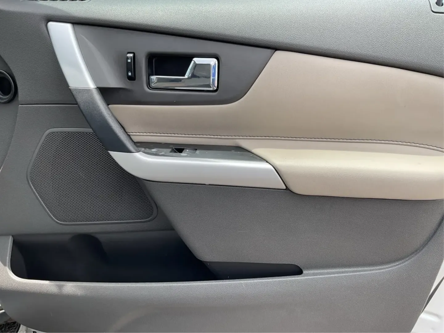 2013 Ford Edge SE (2FMDK3GC3DB) with an Other engine, located at 1099 N County Rd 25A, Troy, OH, 45373, (937) 908-9800, 40.057079, -84.212883 - **Hit the Open Road in Style! Discover the 2013 Ford Edge SE at Advantage Car and Credit in Fairborn, OH**<br /> <br /> Are you ready to elevate your daily commute or embark on exciting weekend adventures? The 2013 Ford Edge SE is the perfect blend of comfort, spaciousness, and style, making it an i - Photo#19