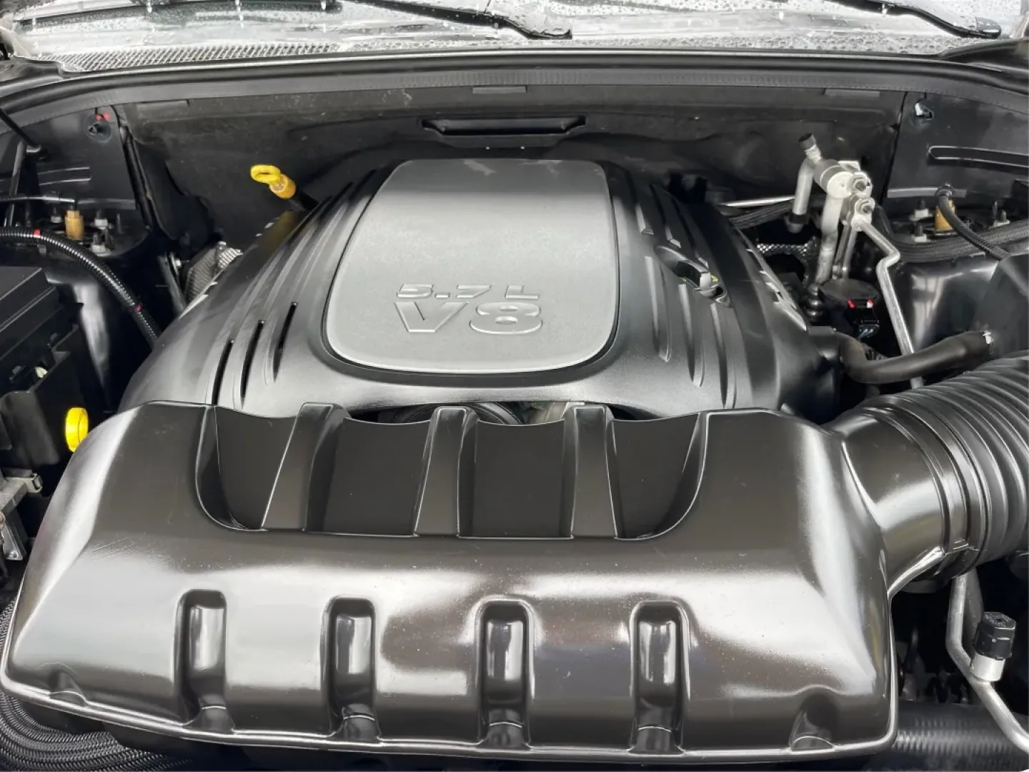 2011 Jeep Grand Cherokee Overland (1J4RR6GT7BC) with an Other engine, located at 1184 Kauffman Ave, Fairborn, OH, 45324, (937) 908-9800, 39.807072, -84.030914 - Discover Your Next Adventure with the 2011 Jeep Grand Cherokee Overland<br /> <br /> Unleash your adventurous spirit with the 2011 Jeep Grand Cherokee Overland, available now at Advantage Car and Credit in Fairborn, OH. This rugged yet refined SUV is perfect for those who thrive on weekend escapes, - Photo#11