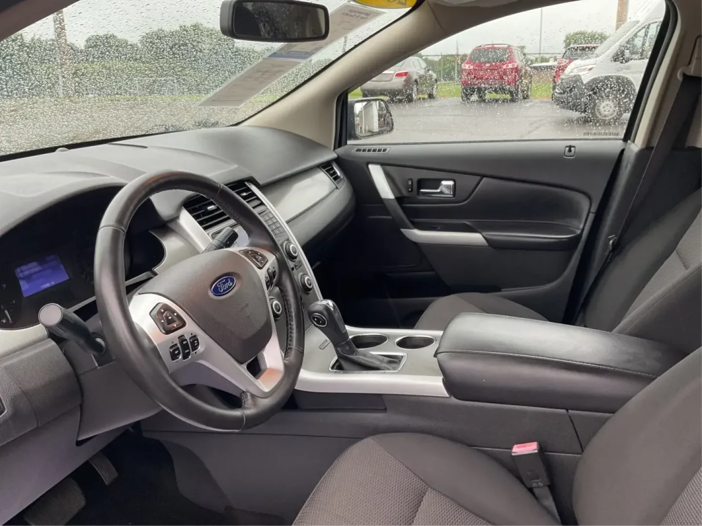 2013 Ford Edge SEL (2FMDK4JC1DB) with an 3.5L V-6 DOHC engine, located at 1184 Kauffman Ave, Fairborn, OH, 45324, (937) 908-9800, 39.807072, -84.030914 - **Elevate Your Weekend Adventures with the 2013 Ford Edge SEL at Advantage Car and Credit!**<br /> <br /> Are you ready to embrace a lifestyle of comfort and adventure? Whether you're shuttling the kids to their weekend soccer games or embarking on a scenic road trip through Ohio's beautiful landsca - Photo#9