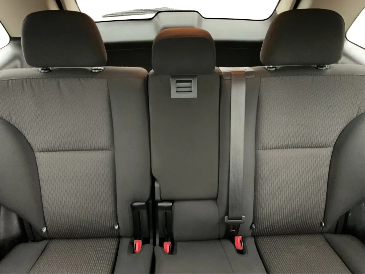 2013 Ford Edge SEL (2FMDK4JC1DB) with an 3.5L V-6 DOHC engine, located at 1184 Kauffman Ave, Fairborn, OH, 45324, (937) 908-9800, 39.807072, -84.030914 - **Elevate Your Weekend Adventures with the 2013 Ford Edge SEL at Advantage Car and Credit!**<br /> <br /> Are you ready to embrace a lifestyle of comfort and adventure? Whether you're shuttling the kids to their weekend soccer games or embarking on a scenic road trip through Ohio's beautiful landsca - Photo#14