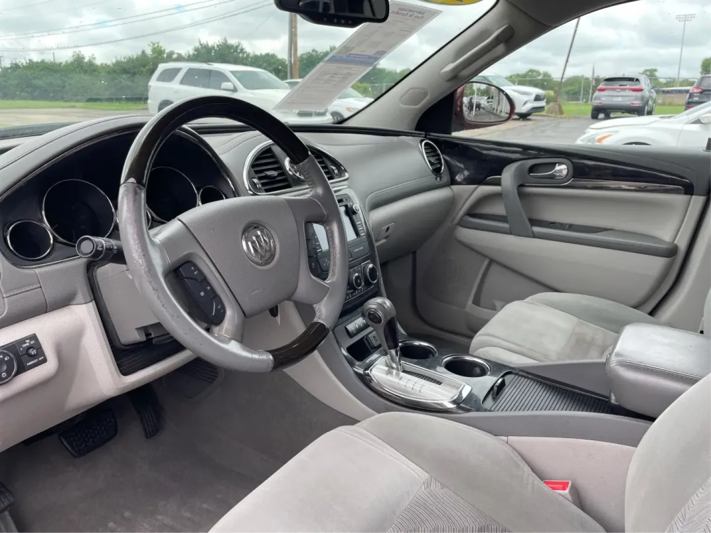 2015 Buick Enclave Convenience FWD (5GAKRAKD6FJ) with an 3.6L V6 DOHC 24V engine, 6-Speed Automatic Overdrive transmission, located at 8750 N County Rd 25A, Piqua, OH, 45356, (937) 908-9800, 40.164391, -84.232513 - Experience the perfect blend of luxury and practicality with the 2015 Buick Enclave Convenience FWD, now available at Advantage Car and Credit in Fairborn, OH. This SUV is tailored for families on the go, weekend adventurers, or anyone in need of a reliable vehicle for long commutes. With its spacio - Photo#9