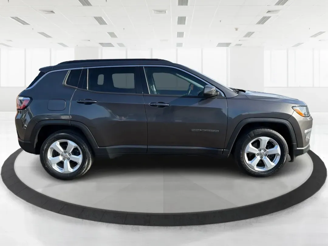 2018 Jeep Compass Latitude FWD (3C4NJCBB1JT) with an 2.4L I-4 variable valve control engine, located at 1951 S Dayton Lakeview Rd., New Carlisle, OH, 45344, (937) 908-9800, 39.890999, -84.050255 - **Adventure Awaits with This 2018 Jeep Compass Latitude FWD!**<br /> <br /> Transform your everyday travels into unforgettable adventures with the 2018 Jeep Compass Latitude FWD. This SUV is not just a mode of transportation; it's your ticket to exploration, whether it's cruising through the scenic - Photo#1