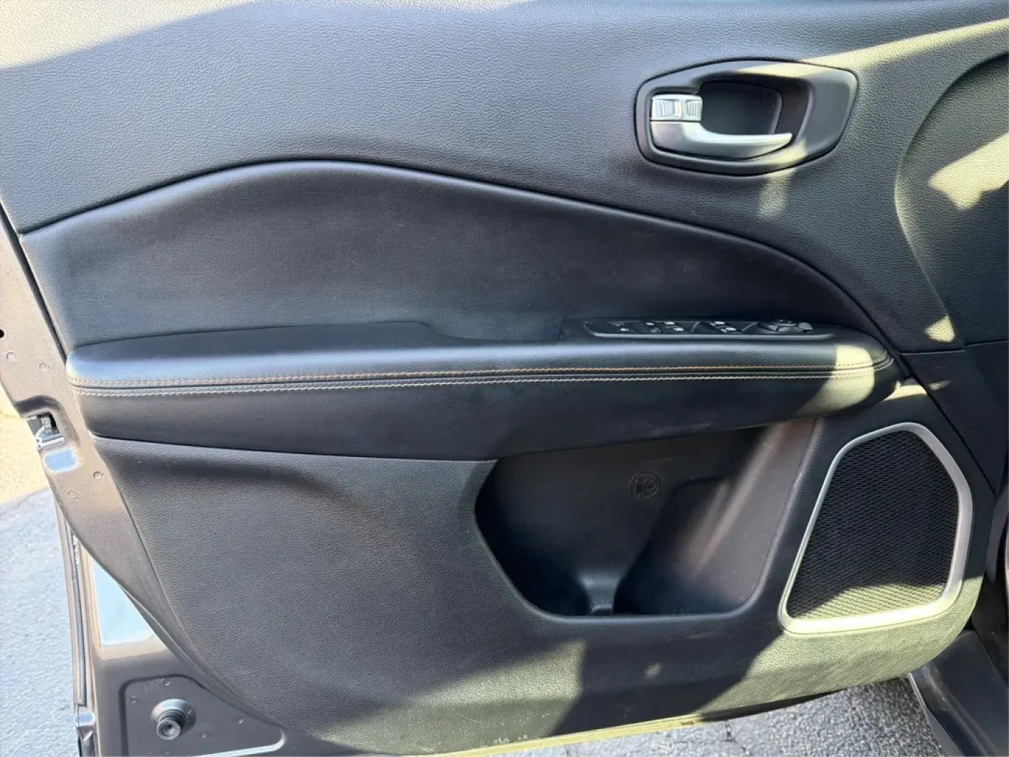 2018 Jeep Compass Latitude FWD (3C4NJCBB1JT) with an 2.4L I-4 variable valve control engine, Automatic transmission, located at 1951 S Dayton Lakeview Rd., New Carlisle, OH, 45344, (937) 908-9800, 39.890999, -84.050255 - **Adventure Awaits with This 2018 Jeep Compass Latitude FWD!**<br /> <br /> Transform your everyday travels into unforgettable adventures with the 2018 Jeep Compass Latitude FWD. This SUV is not just a mode of transportation; it's your ticket to exploration, whether it's cruising through the scenic - Photo#19