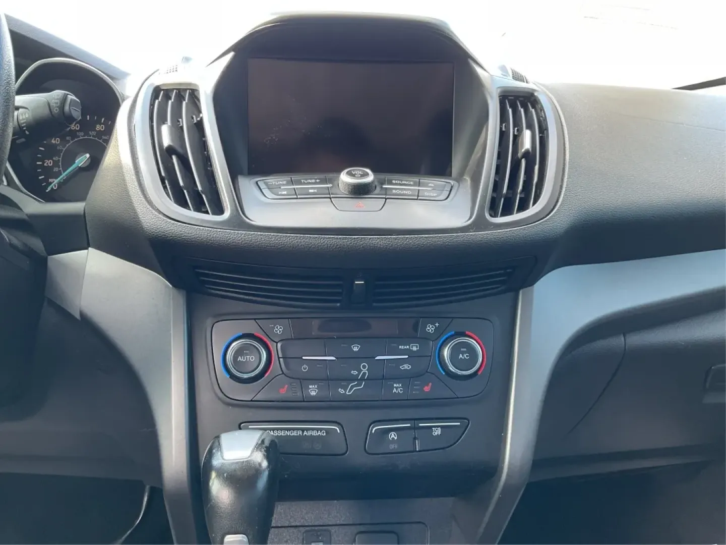 2017 Ford Escape SE (1FMCU9G9XHU) with an Other engine, located at 401 Woodman Dr, Riverside, OH, 45431, (937) 908-9800, 39.760899, -84.123421 - Are you ready to elevate your daily commute or embark on weekend adventures with family and friends? Introducing the 2017 Ford Escape SE, a versatile SUV that combines style, comfort, and functionality for those who demand more from their vehicle. Perfect for budget-conscious buyers or anyone seekin - Photo#13