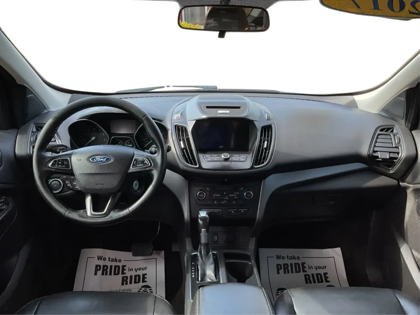 2017 Ford Escape SE (1FMCU9G9XHU) with an Other engine, located at 401 Woodman Dr, Riverside, OH, 45431, (937) 908-9800, 39.760899, -84.123421 - Are you ready to elevate your daily commute or embark on weekend adventures with family and friends? Introducing the 2017 Ford Escape SE, a versatile SUV that combines style, comfort, and functionality for those who demand more from their vehicle. Perfect for budget-conscious buyers or anyone seekin - Photo#21