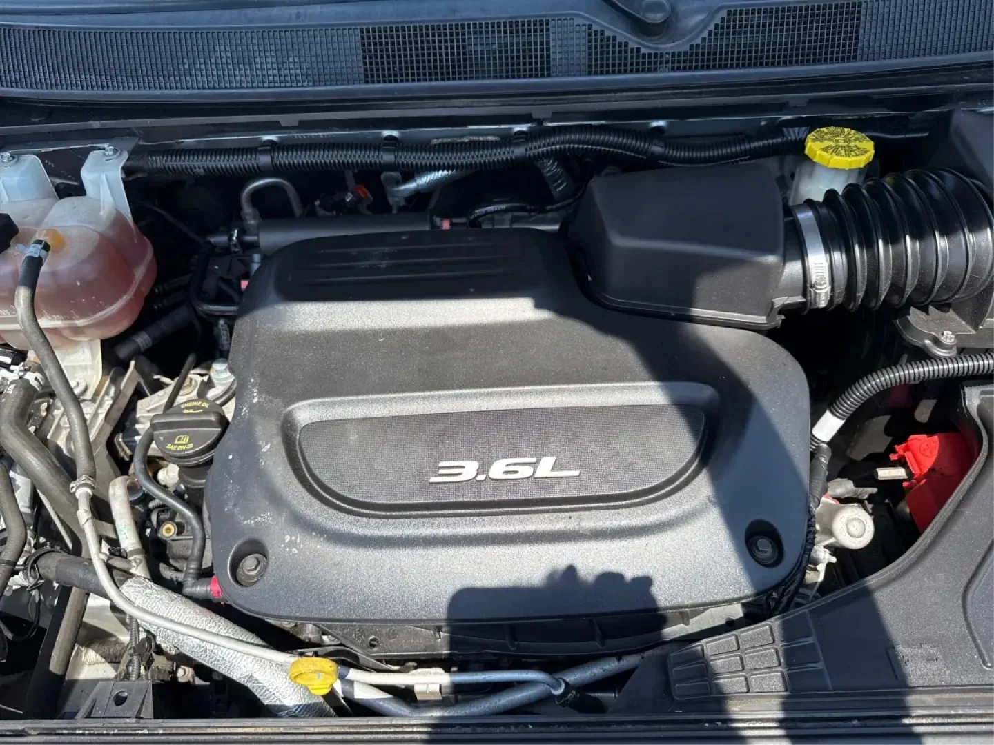 2018 Chrysler Pacifica Touring (2C4RC1DG2JR) with an 3.6L V-6 DOHC engine, located at 1951 S Dayton Lakeview Rd., New Carlisle, OH, 45344, (937) 908-9800, 39.890999, -84.050255 - Discover the ultimate family vehicle that perfectly balances comfort, space, and versatility-the 2018 Chrysler Pacifica Touring. Ideal for growing families and those who crave adventure, this passenger van is ready to take you on unforgettable road trips or to simply navigate the daily grind in styl - Photo#11